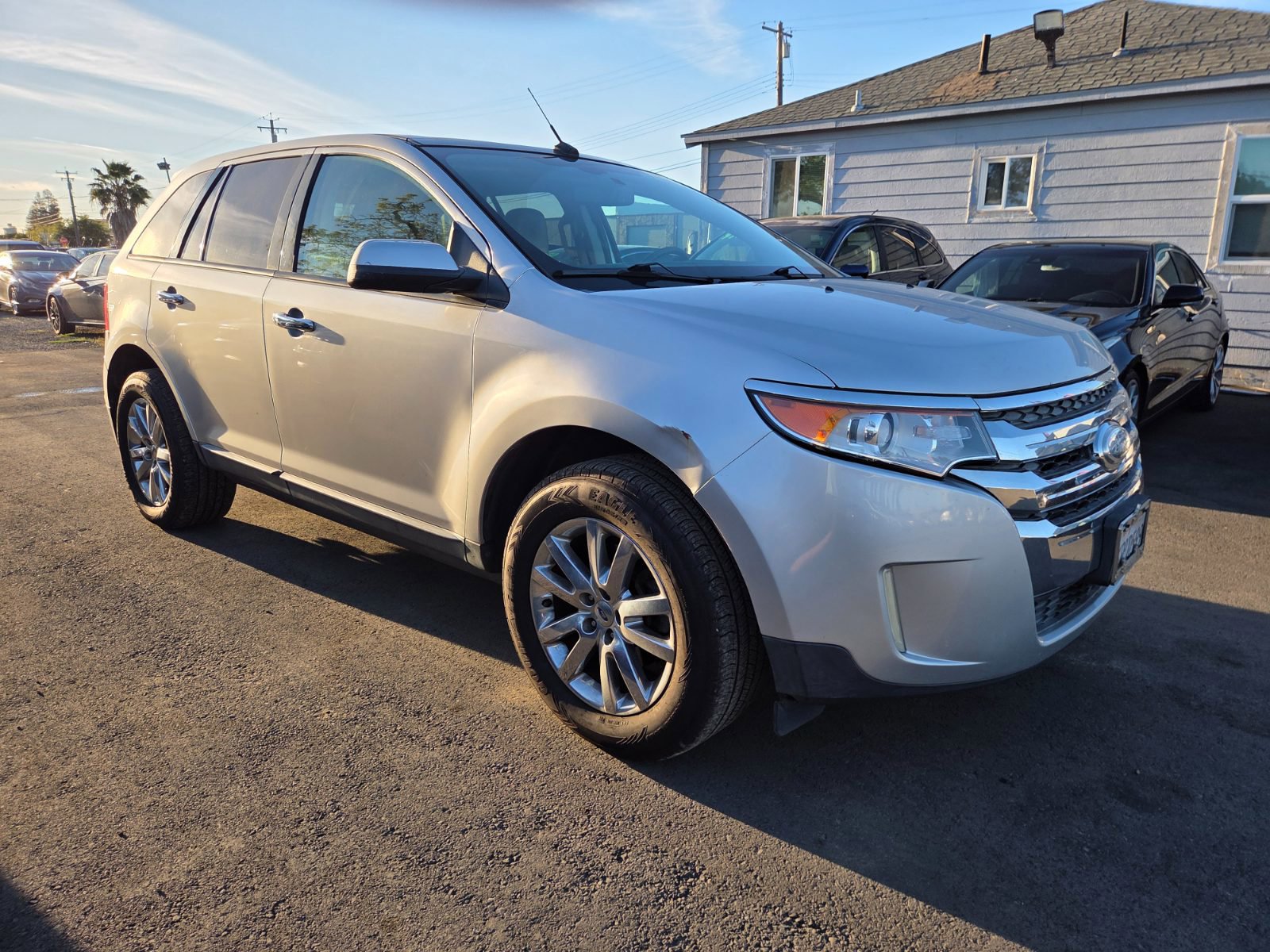 Used 2011 Ford Edge SEL FWD image 5