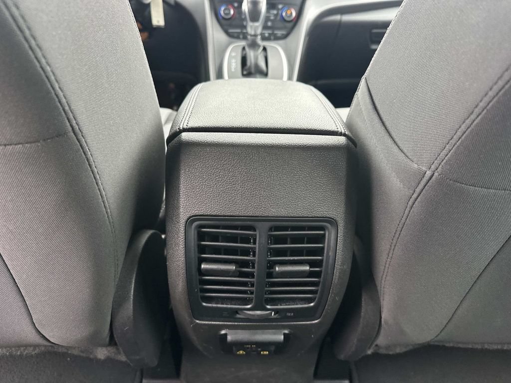 Used 2017 Ford C-MAX Energi SE w/ Equipment Group 401A FWD image 14