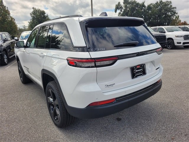 New 2025 Jeep Grand Cherokee Limited image 10