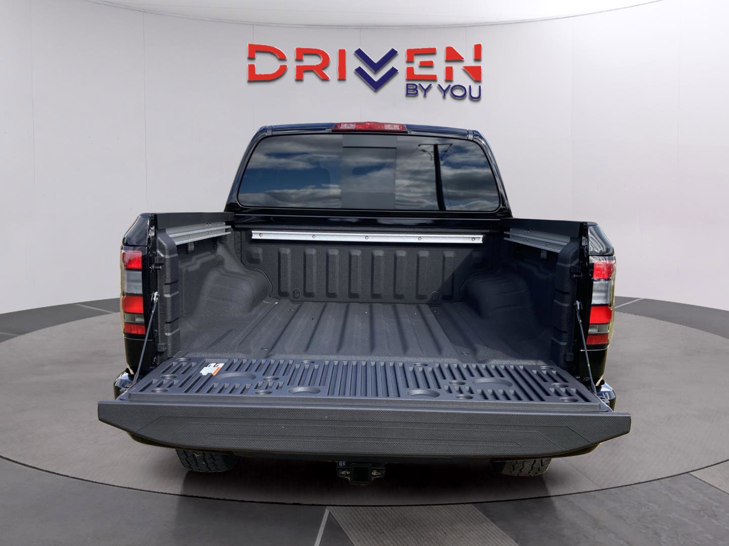 New 2026 Nissan Frontier PRO-4X w/ Pro-4x Convenience Package image 5