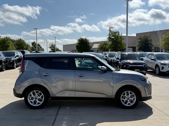 Used 2024 Kia Soul LX w/ Option Group 015 FWD image 5