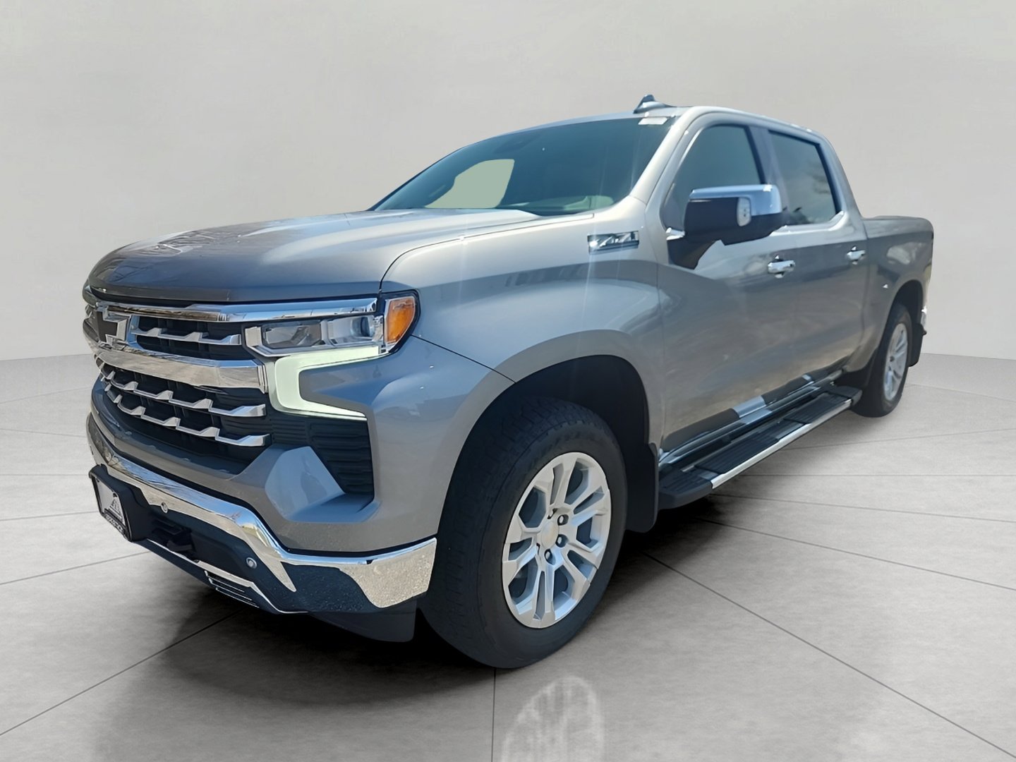 Used 2024 Chevrolet Silverado 1500 LTZ AWD/4WD image 3