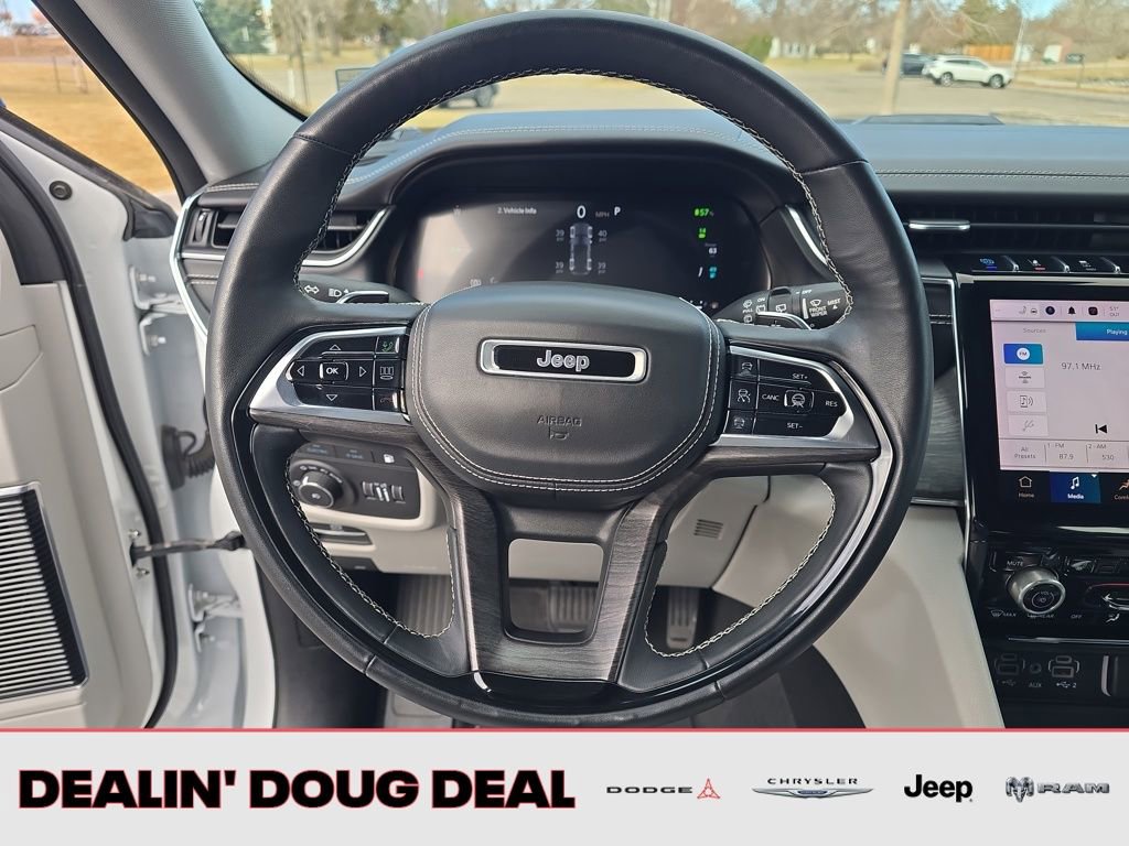 Used 2022 Jeep Grand Cherokee Overland w/ Advanced Protech Group III AWD/4WD image 15