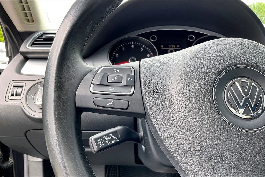 Used 2013 Volkswagen CC R-Line FWD image 26