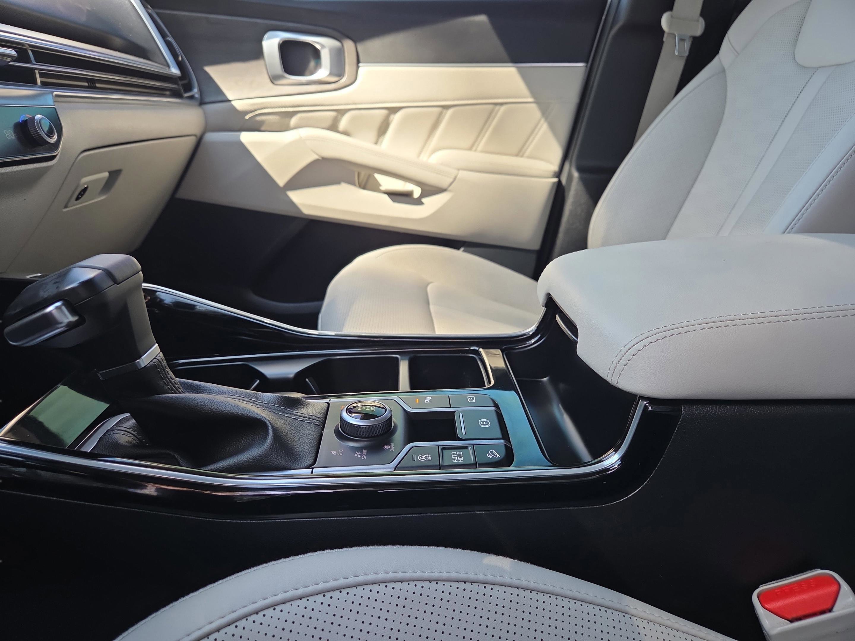 Used 2024 Kia Sorento SX image 45