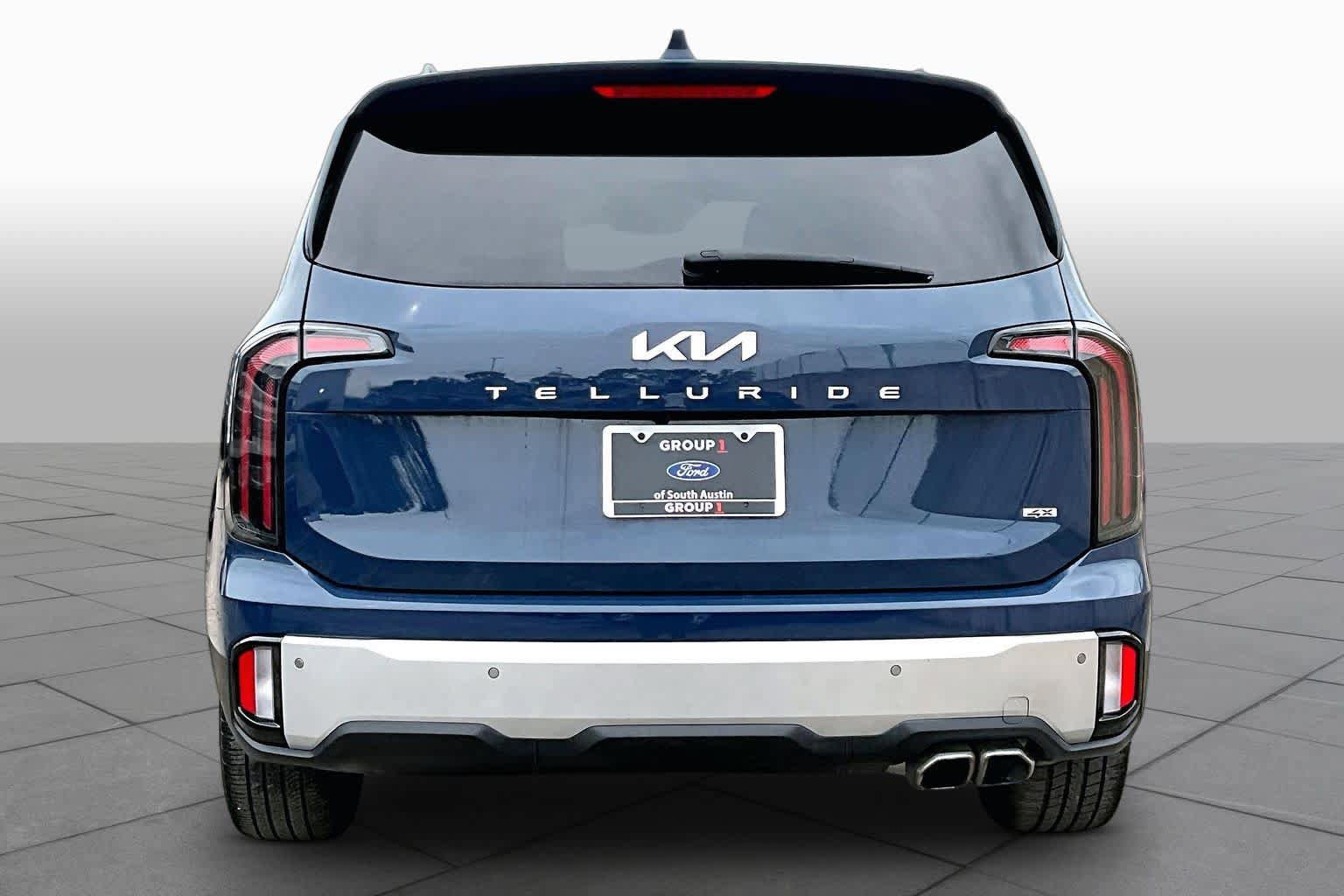 Used 2024 Kia Telluride EX w/ EX Captain's Chair Package AWD/4WD image 5