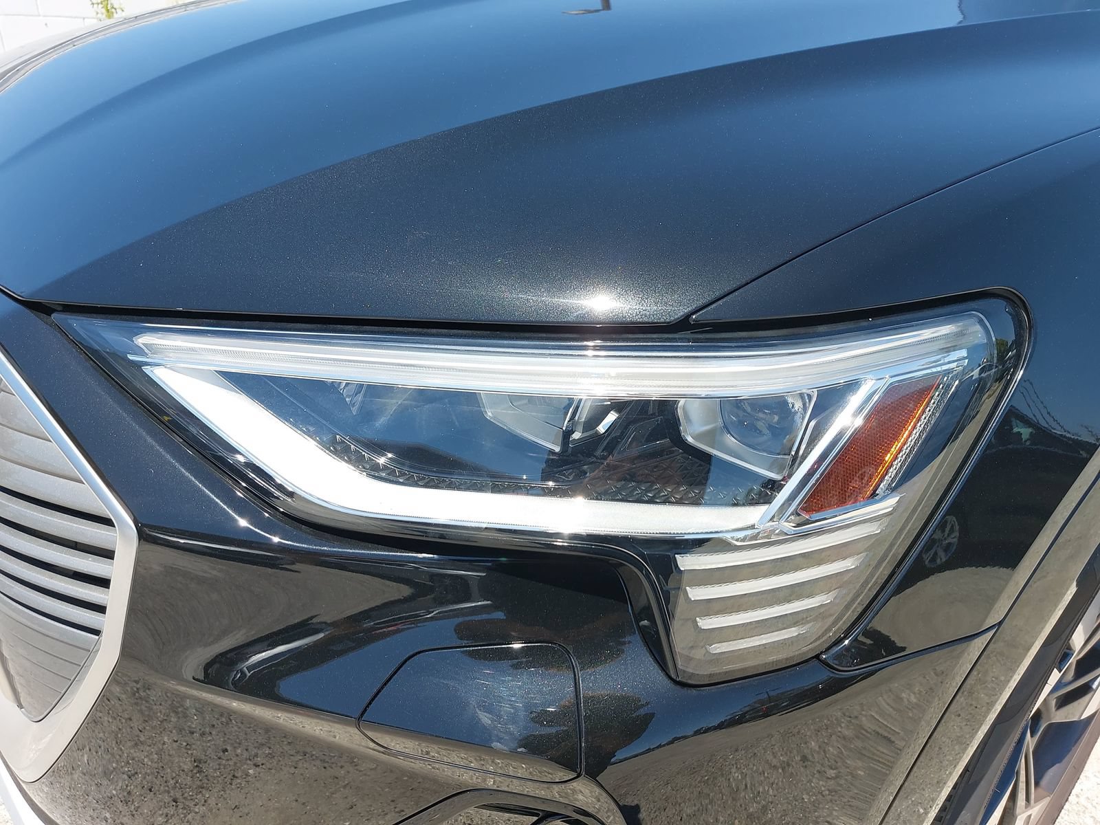 Used 2022 Audi e-tron Prestige w/ Prestige Package AWD/4WD image 8
