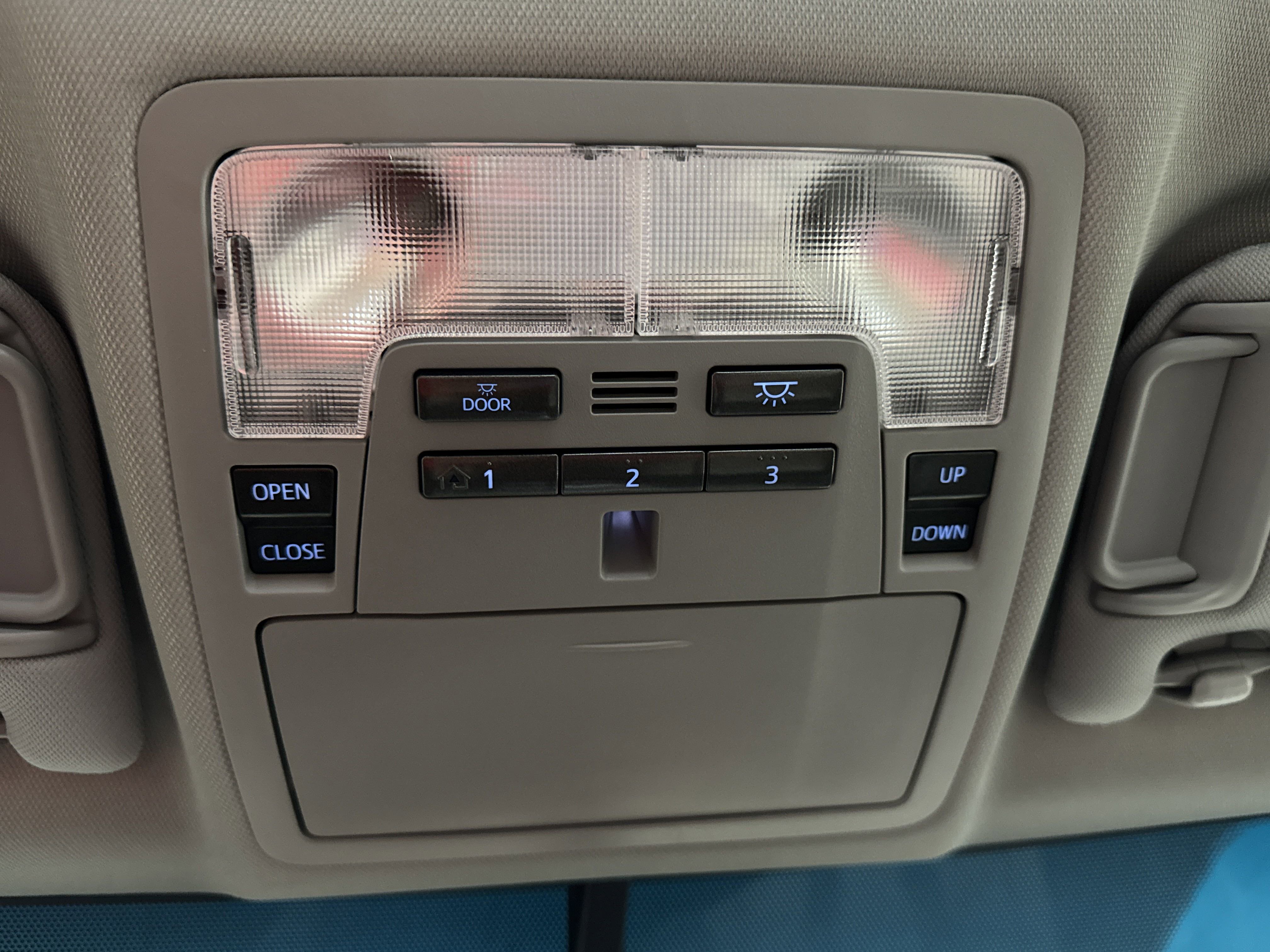 Used 2017 Toyota Camry XLE image 15