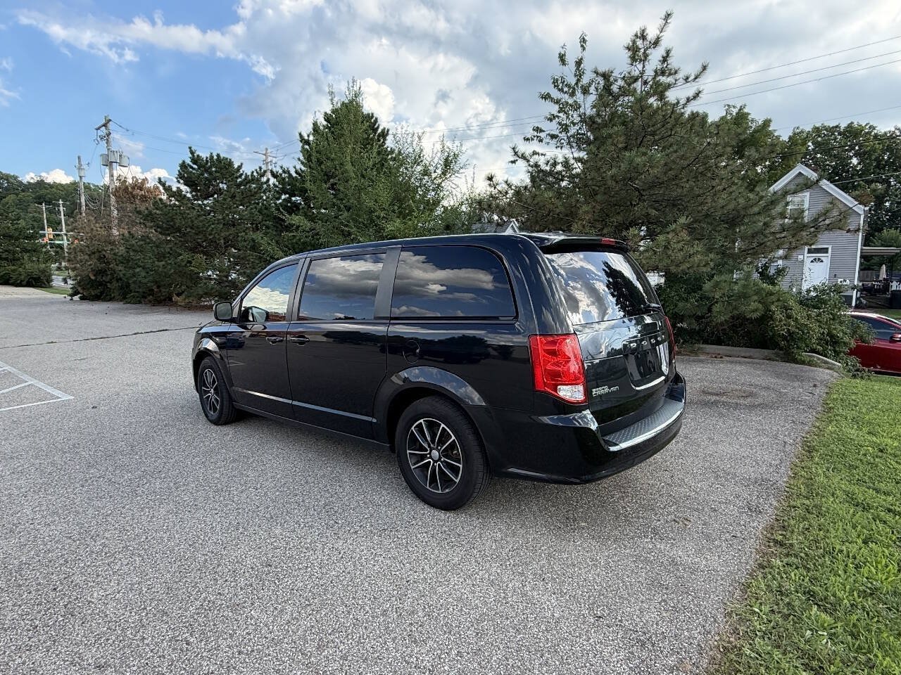 Used 2018 Dodge Grand Caravan GT FWD image 2