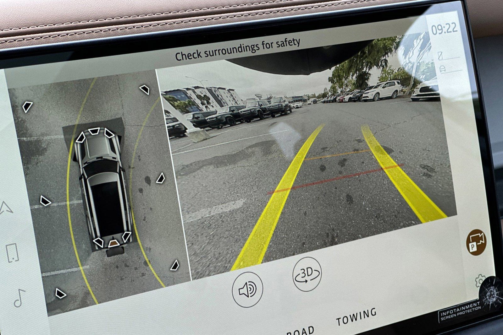 New 2026 Land Rover Defender 130 X-Dynamic SE image 25