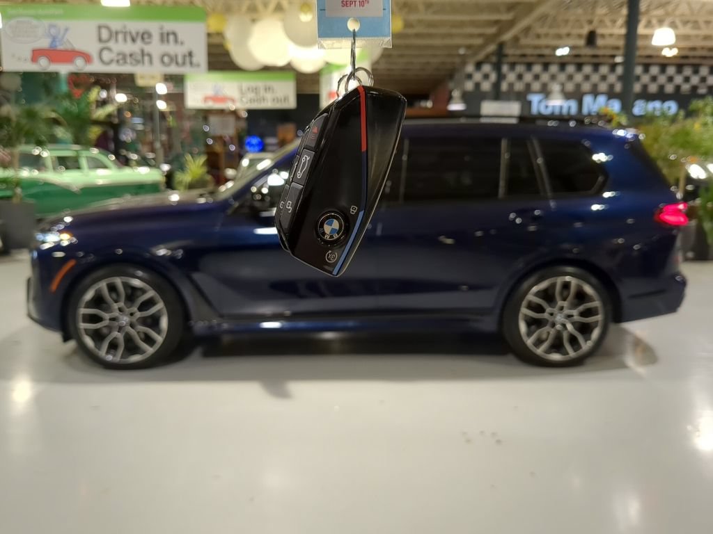 Certified 2025 BMW X7 M60i AWD/4WD image 4