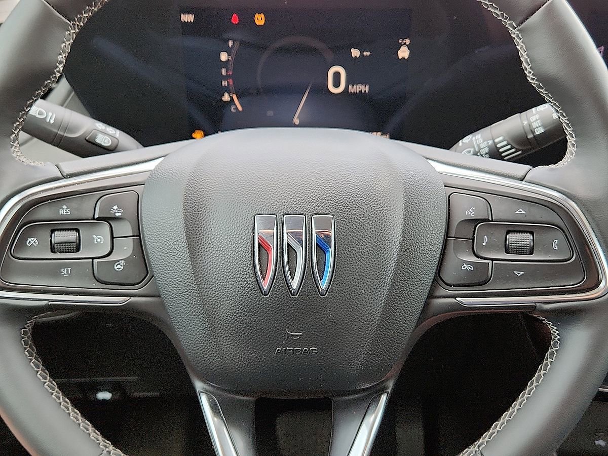 Used 2024 Buick Encore GX Avenir image 11