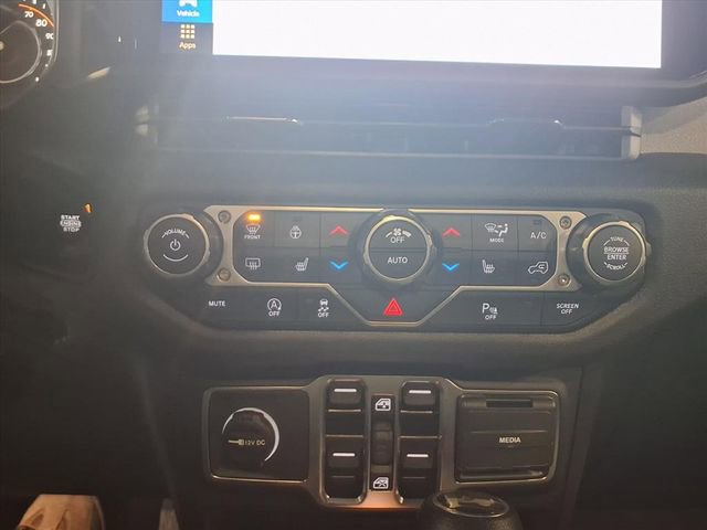 Used 2025 Jeep Wrangler Sport S image 21