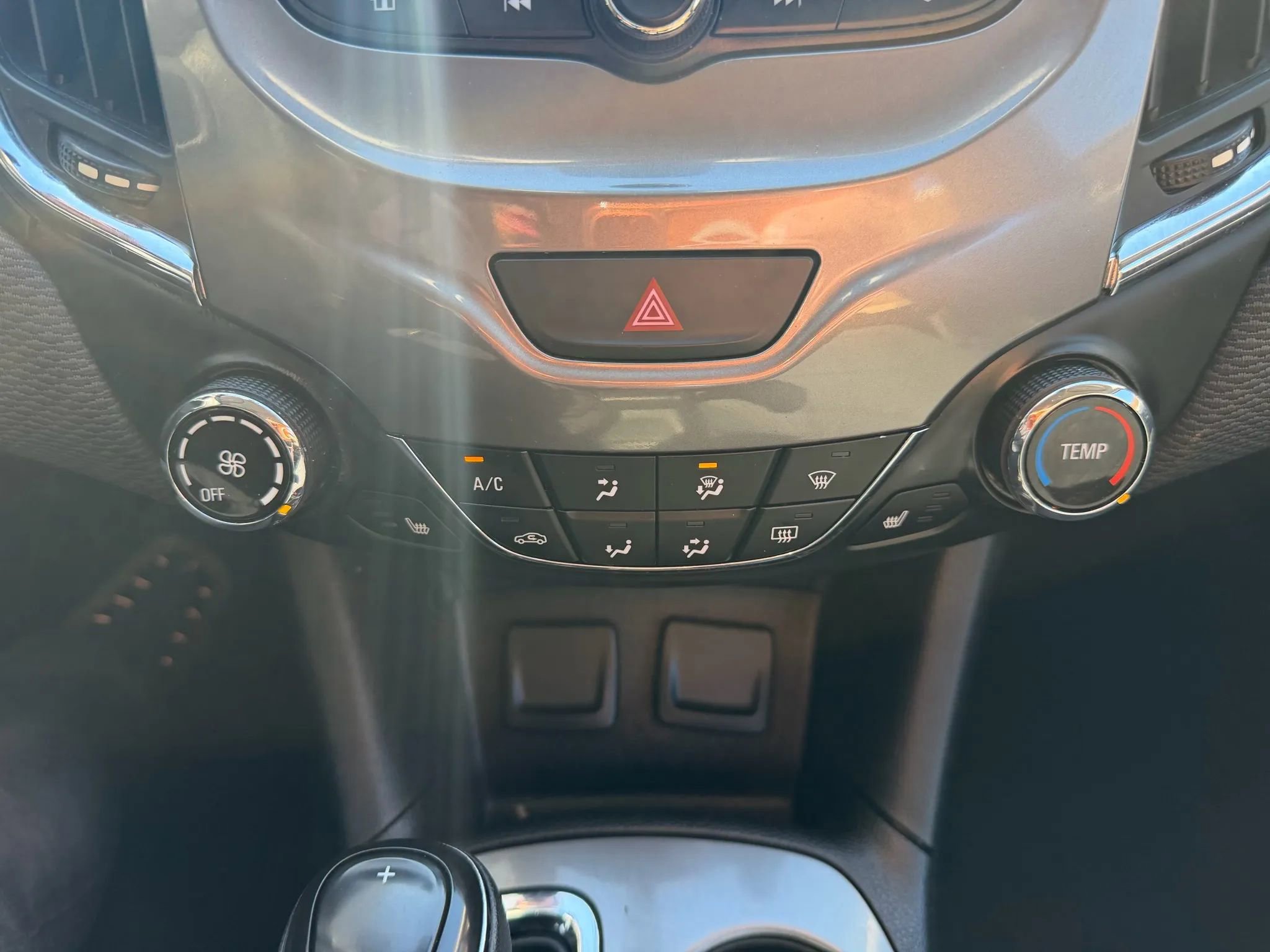 Used 2017 Chevrolet Cruze LT w/ Convenience Package image 19