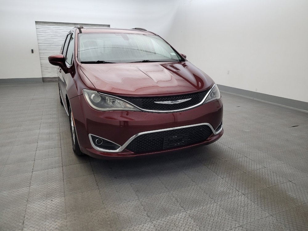 Used 2017 Chrysler Pacifica Touring-L w/ 13 Speaker Alpine Sound Group FWD image 14