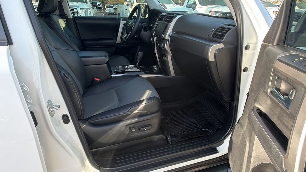 Used 2022 Toyota 4Runner SR5 Premium image 17