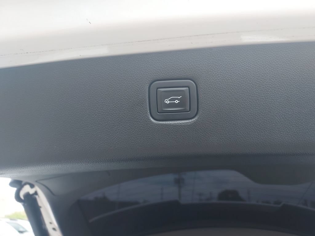 Used 2023 Chevrolet Blazer Premier FWD image 32