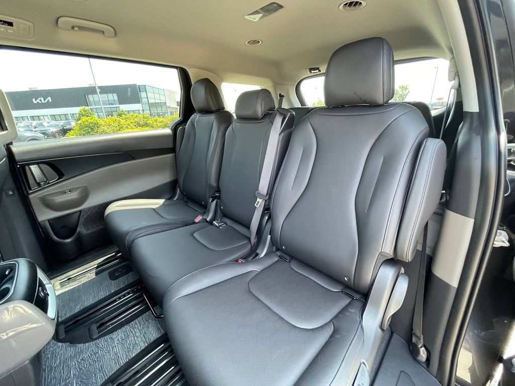 New 2026 Kia Carnival FWD image 25