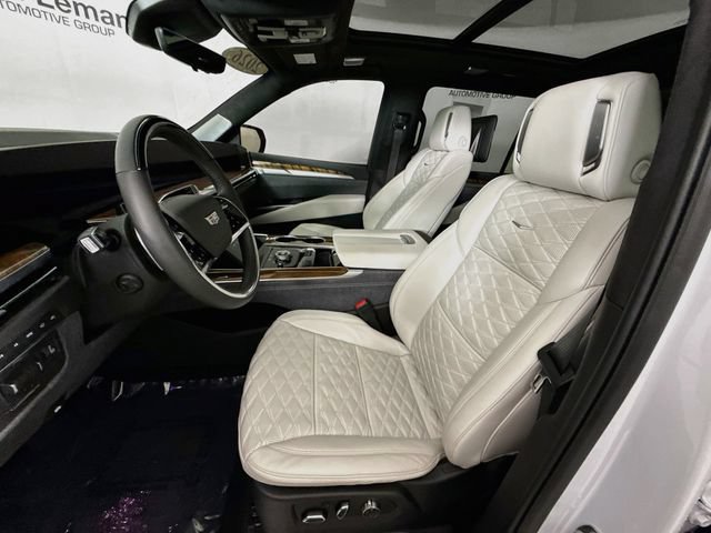 Used 2026 Cadillac Escalade ESV Platinum Sport w/ LPO, Floor Liner Package AWD/4WD image 22