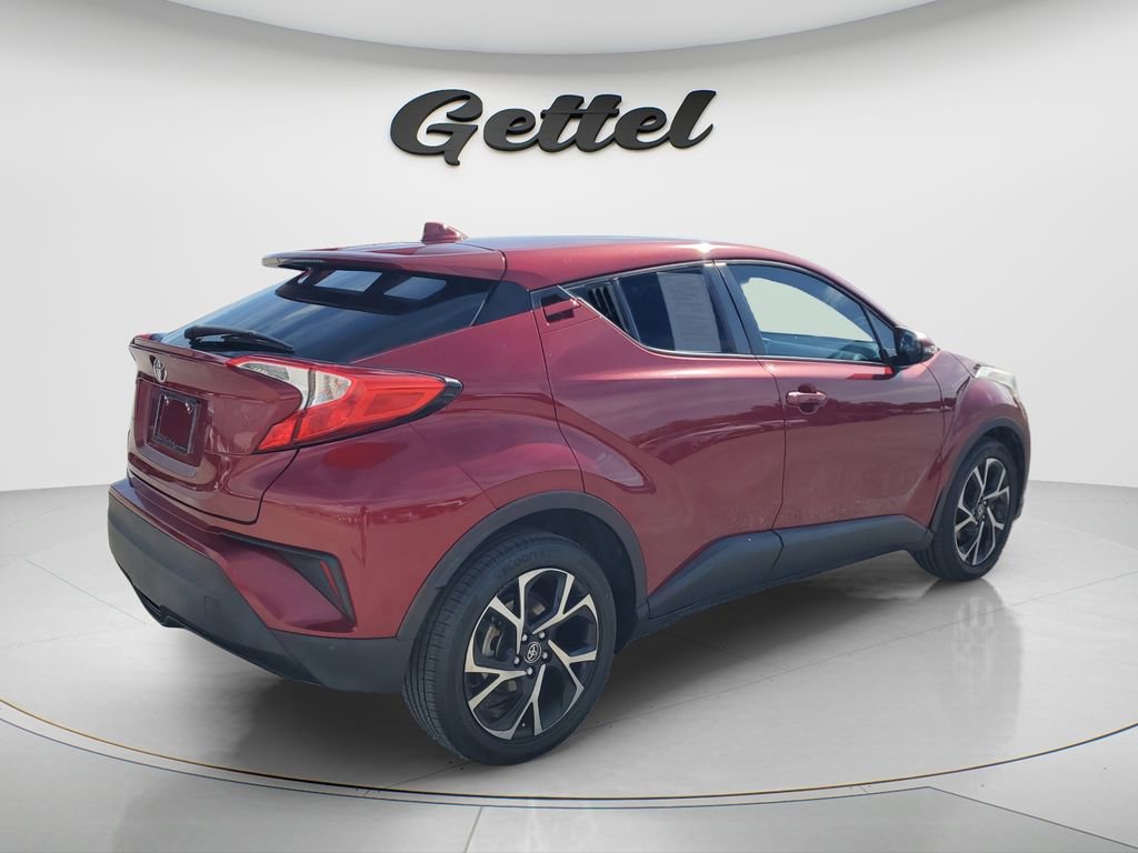 Used 2018 Toyota C-HR XLE image 4