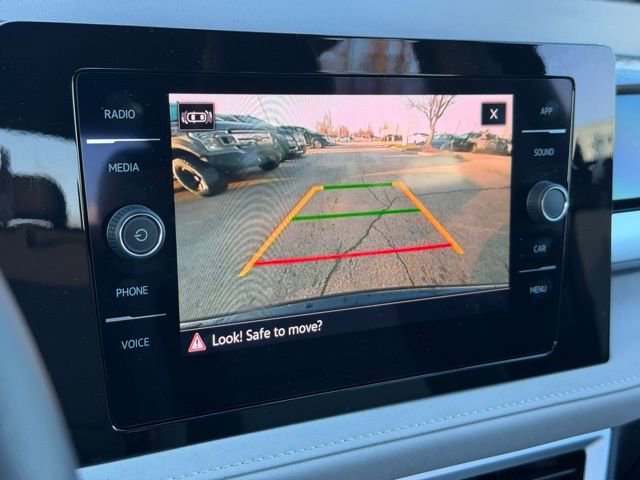 Used 2025 Volkswagen Taos SE image 26