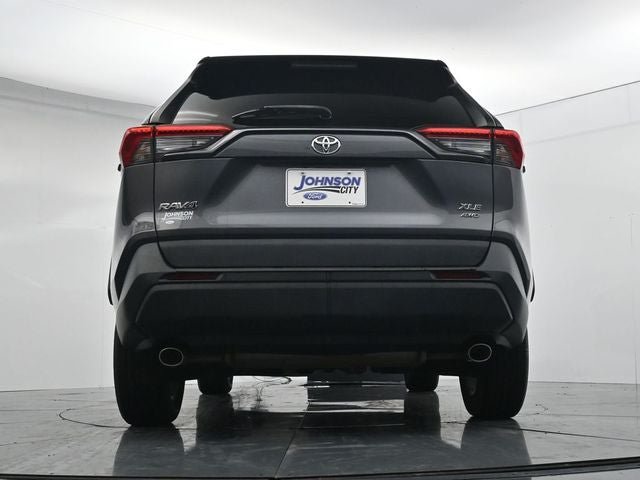 Used 2021 Toyota RAV4 XLE AWD/4WD image 32