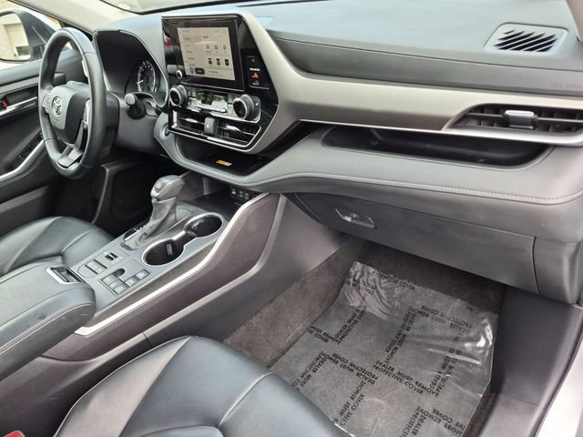 Certified 2024 Toyota Highlander XLE AWD/4WD image 31