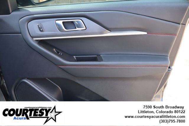 Used 2025 Ford Explorer ST-Line w/ Premium Package image 33