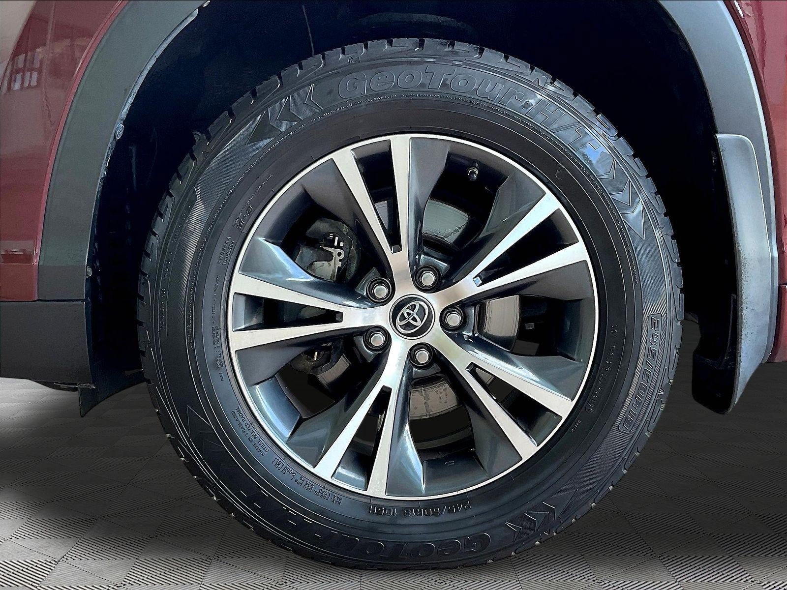 Used 2016 Toyota Highlander XLE AWD/4WD image 33