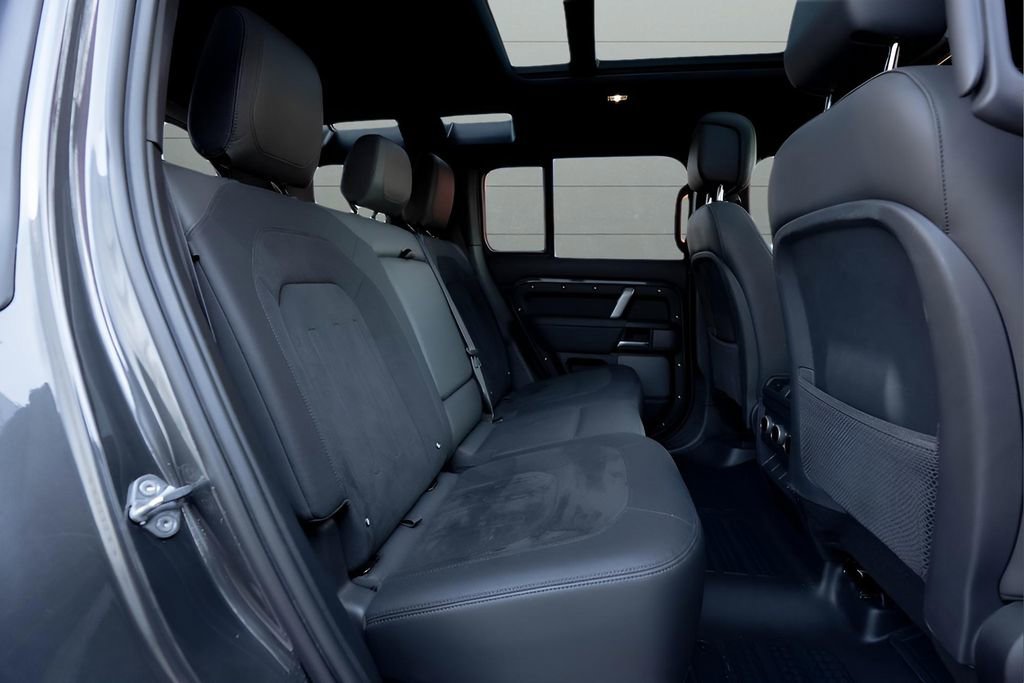 Used 2023 Land Rover Defender 110 V8 image 34