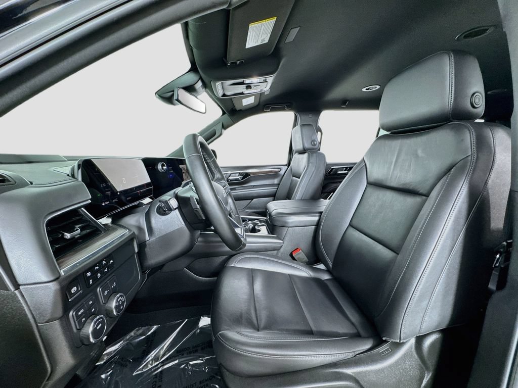 Used 2025 Chevrolet Tahoe Z71 AWD/4WD image 12