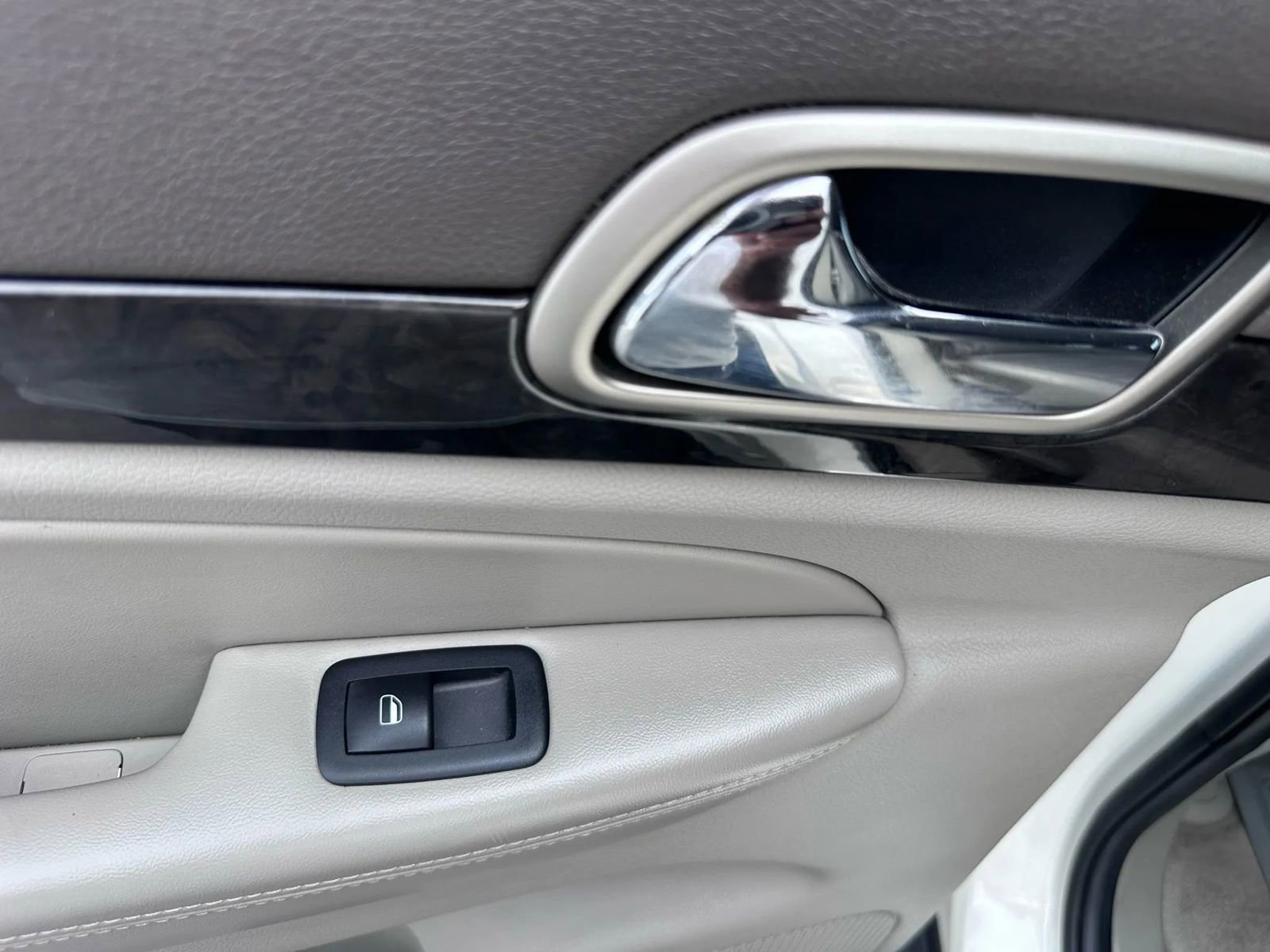 Used 2012 Jeep Grand Cherokee Laredo w/ Laredo E Group image 49