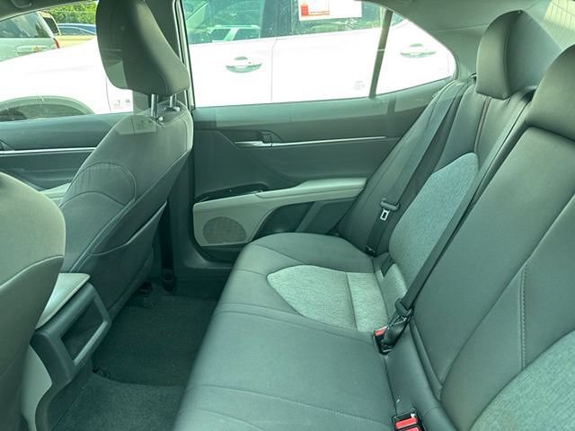 Used 2018 Toyota Camry LE FWD image 6