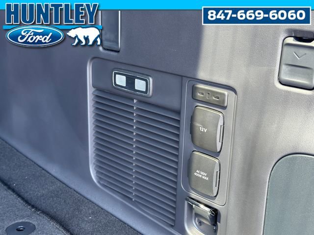 Used 2025 Ford Expedition Max Platinum w/ Stealth Appearance Package image 17