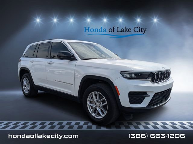 Used 2024 Jeep Grand Cherokee Laredo X w/ Trailer Tow Package AWD/4WD image 1