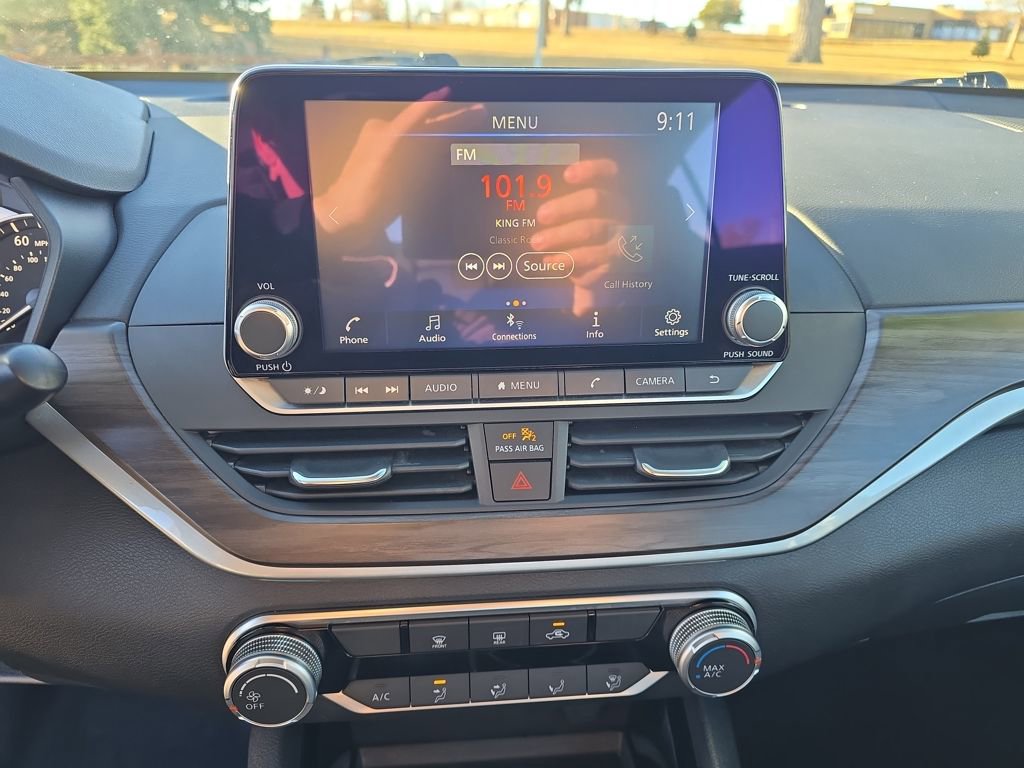 Used 2024 Nissan Altima 2.5 SV image 19