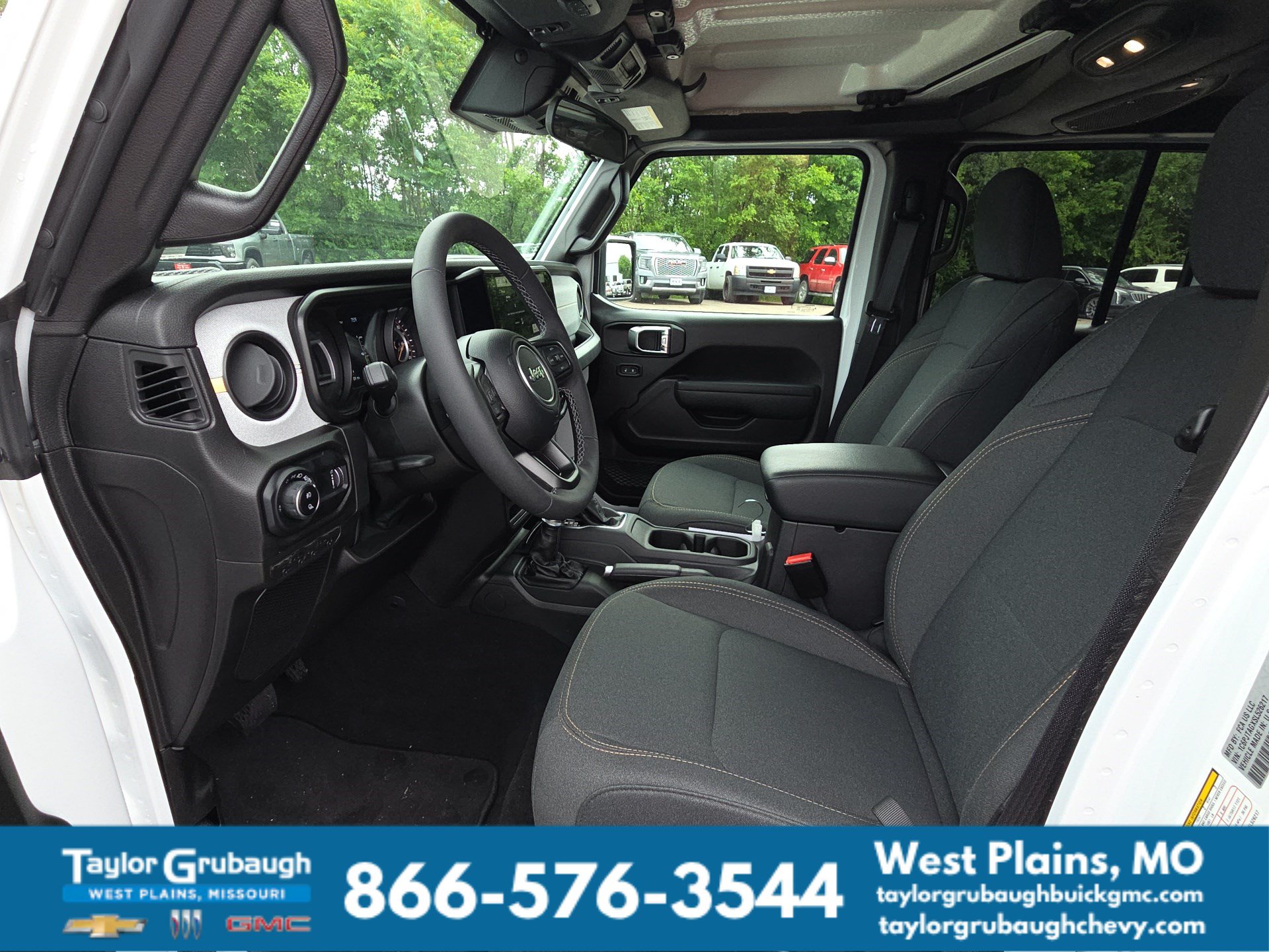 Used 2025 Jeep Gladiator Sport AWD/4WD image 16