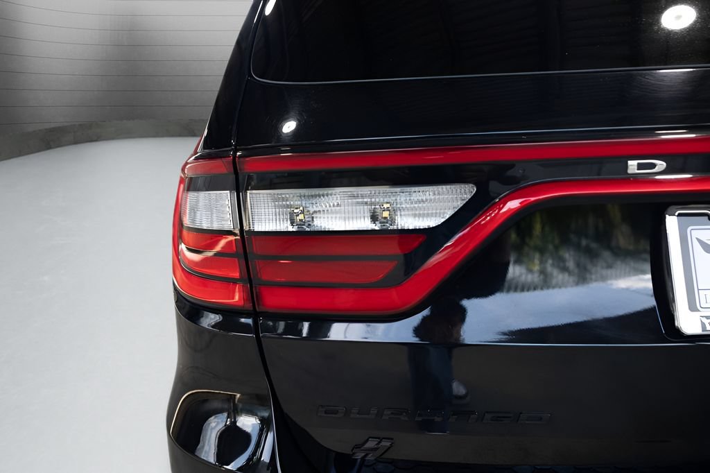 Used 2018 Dodge Durango R/T w/ Blacktop Package AWD/4WD image 16