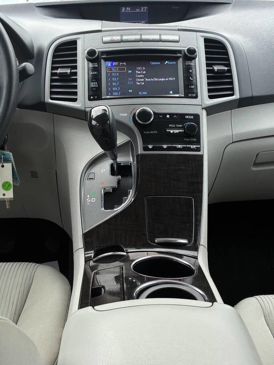 Used 2013 Toyota Venza LE image 12