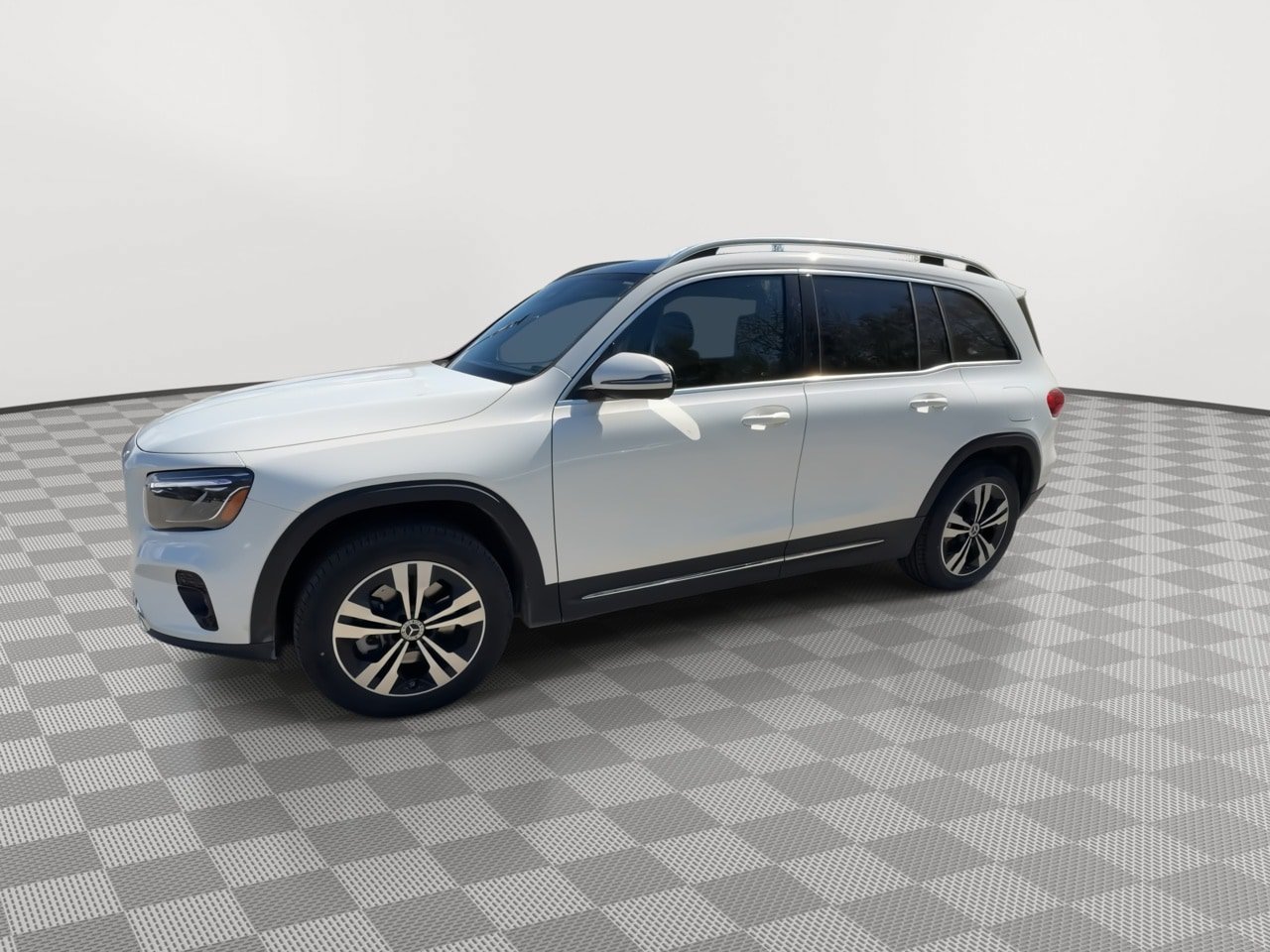 Used 2026 Mercedes-Benz GLB 250 4MATIC image 4