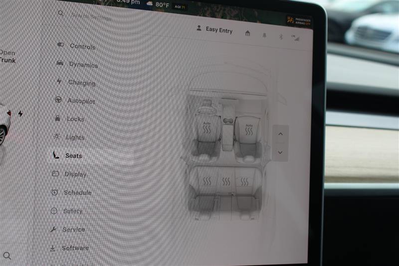 Used 2023 Tesla Model 3 Standard Range image 18