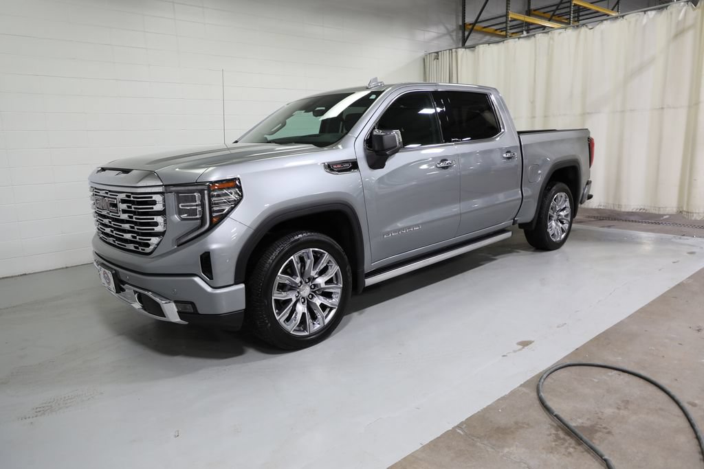 Used 2025 GMC Sierra 1500 Denali AWD/4WD image 1