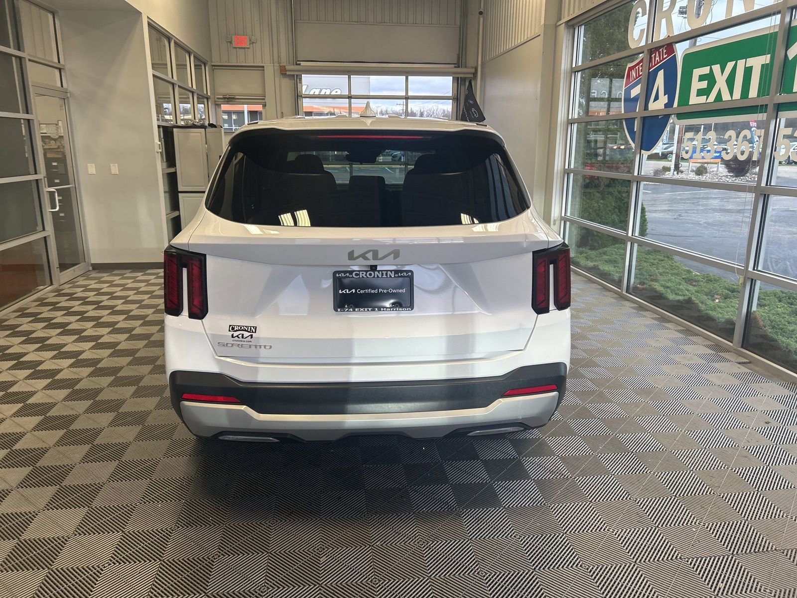 Used 2025 Kia Sorento LX image 5