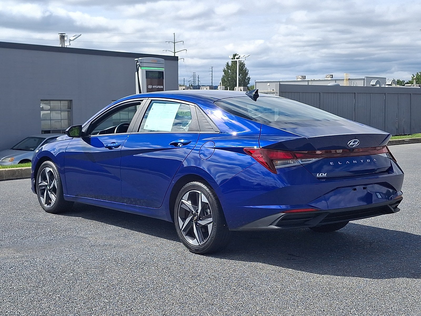 Used 2023 Hyundai Elantra SEL w/ Convenience Package FWD image 7