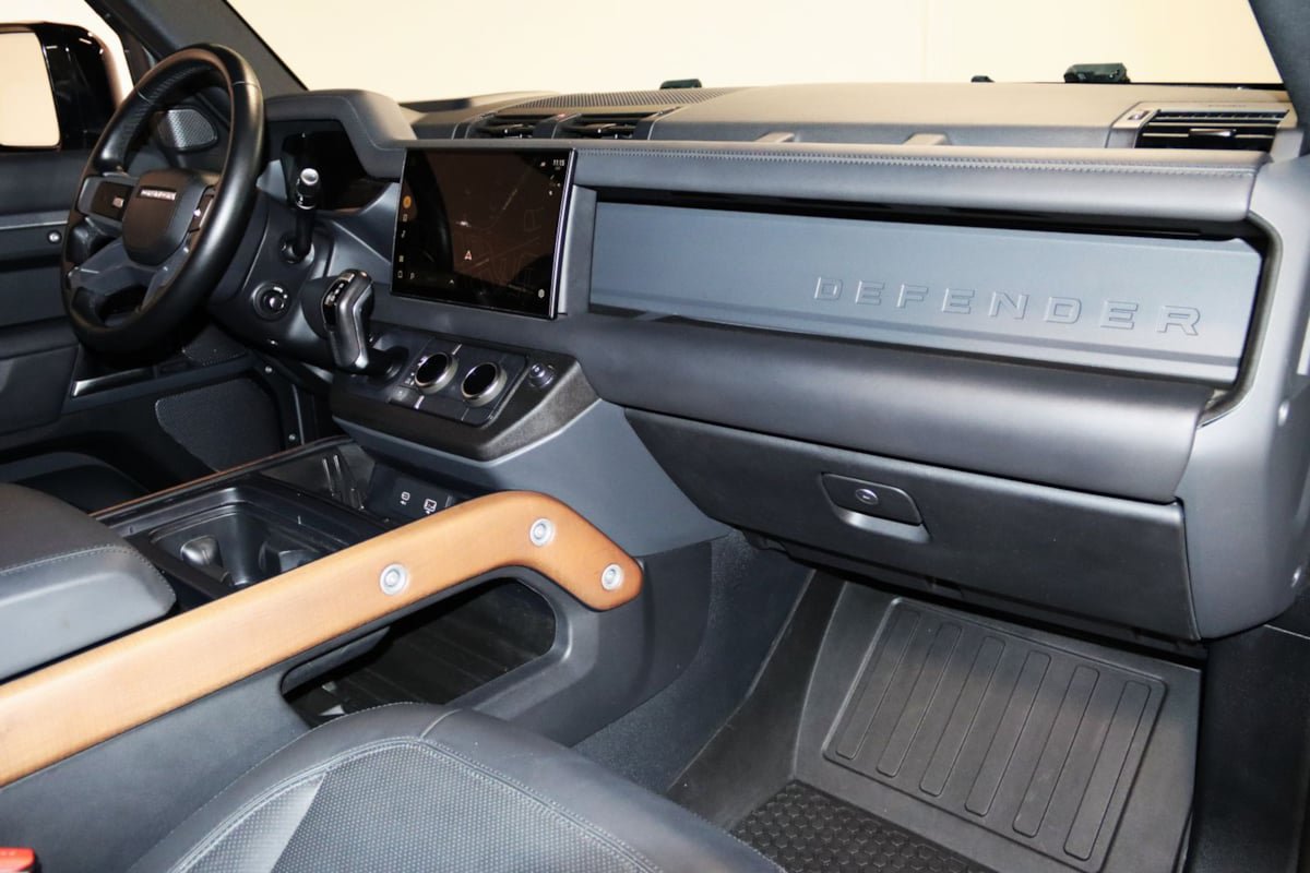 Used 2023 Land Rover Defender 90 X AWD/4WD image 64