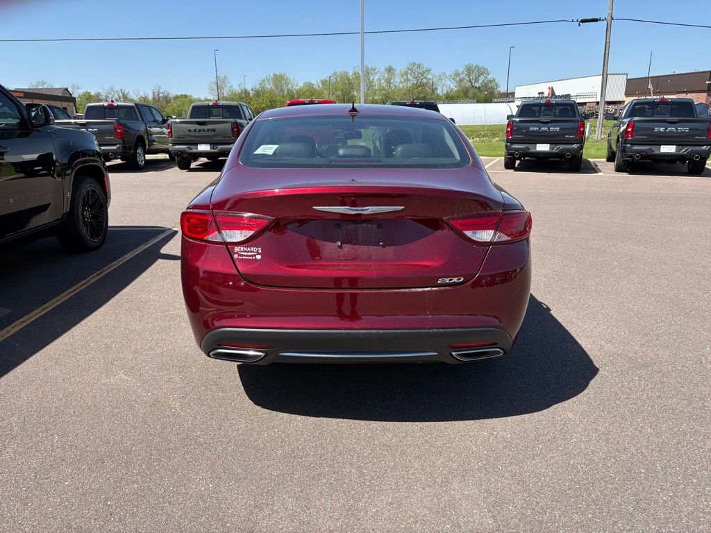 Used 2017 Chrysler 200 Limited Platinum w/ Comfort & Convenience Group FWD image 4
