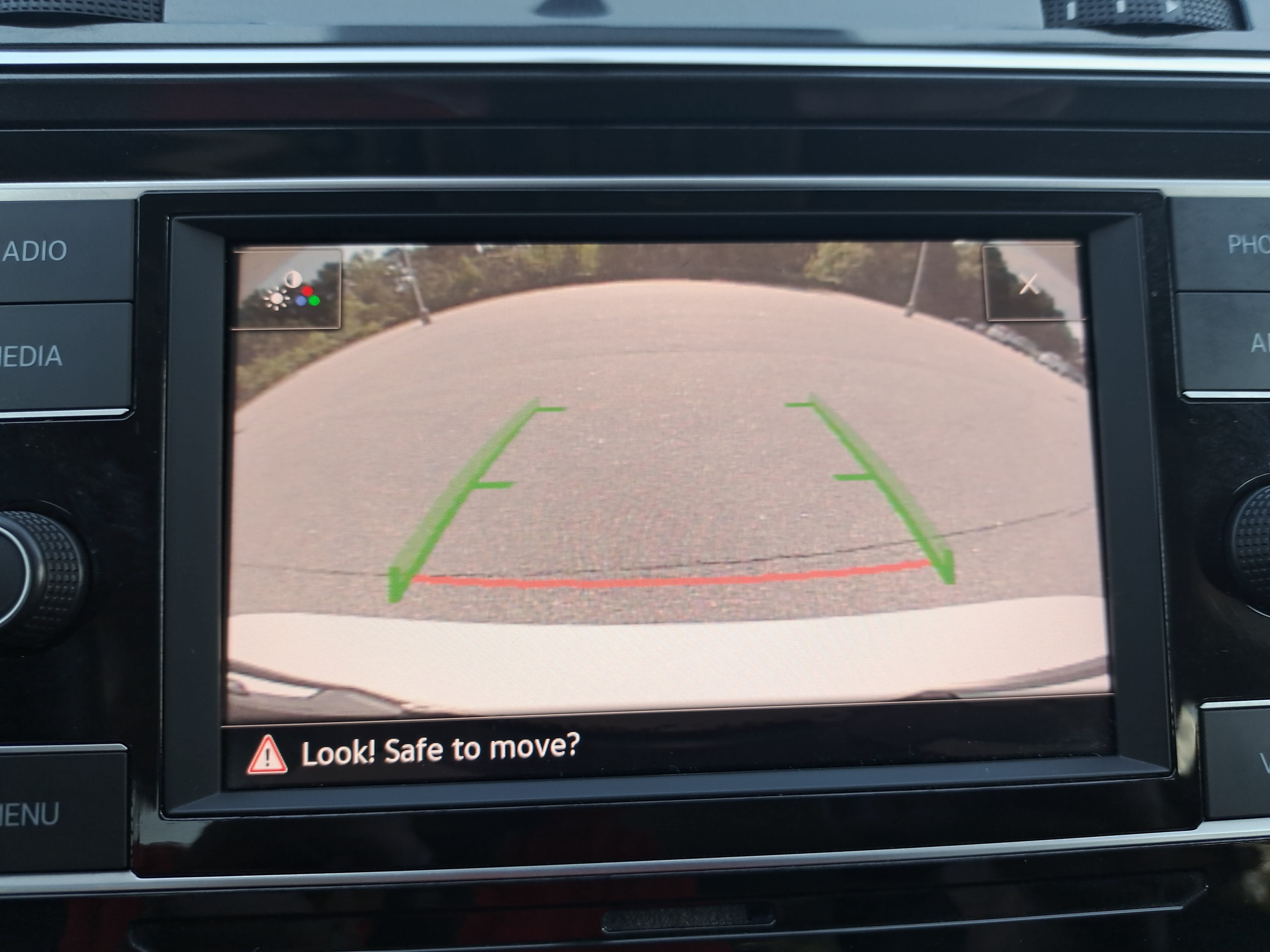 Used 2020 Volkswagen Tiguan S FWD image 23