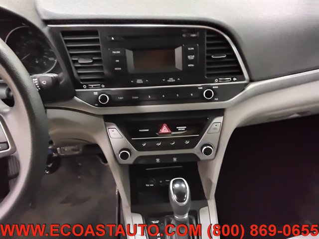 Used 2017 Hyundai Elantra SE FWD image 12