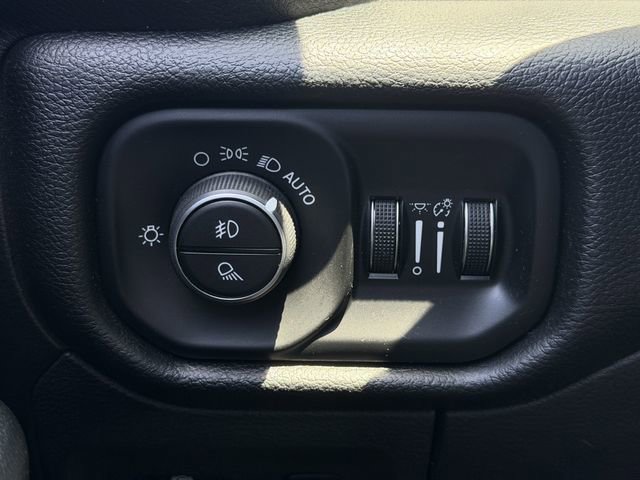 Used 2019 RAM 1500 Big Horn AWD/4WD image 22