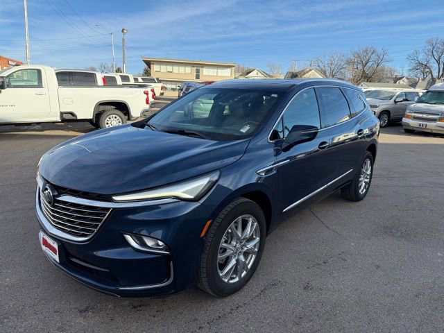 Used 2023 Buick Enclave Essence w/ Experience Buick Package image 3